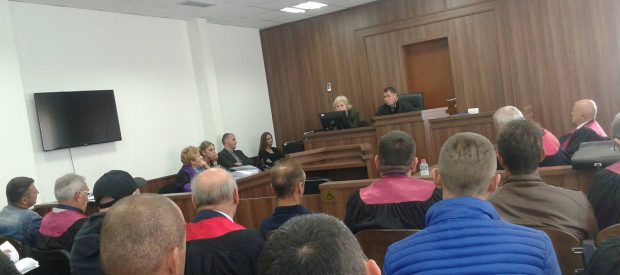 15 policët e jugut në Mitrovicë nuk e pranojnë fajësinë për marrje ryshfeti