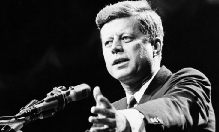 Donald Trampi autorizoi hapjen e dokumenteve sekrete mbi vdekjen e John F. Kennedy