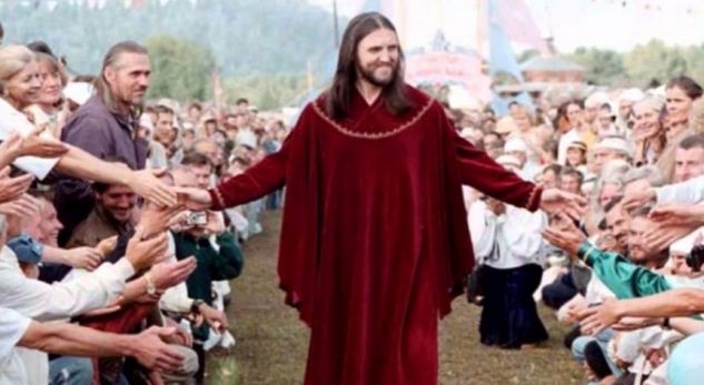Njihuni me rusin që pretendon se është Jezusi dhe ka mijëra adhurues