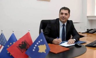 Hasani premton ujë të pijshëm në Velekincë