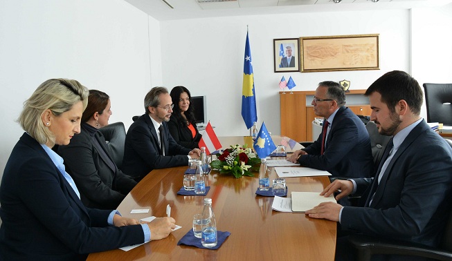 Ministri Hamza priti ambasadorin e Austrisë në Kosovë