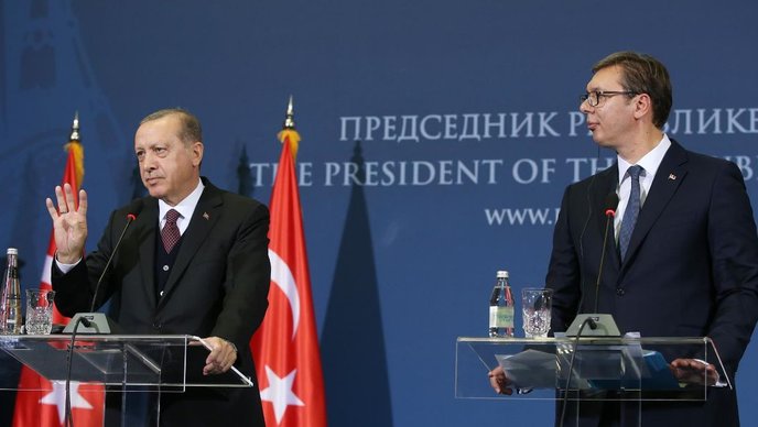 Erdogan “ngrin” marrëdhëniet me Amerikën nga Beogradi