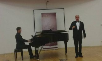 Hitet e huaja në shqip