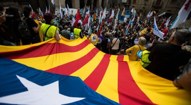 Spanja të shtunën pritet të veprojë për suspendimin e autonomisë së Katalonisë