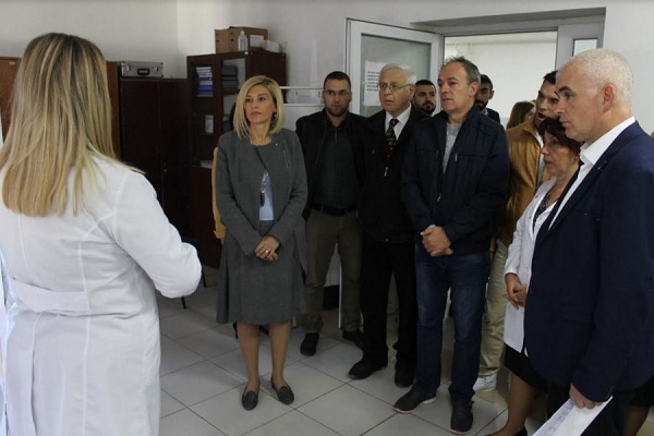 Kusari-Lila premton përmirësim të infrastrukturës shëndetësore në Gjakovë
