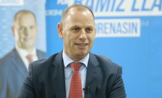 Lladrovci kërkon dorëheqje masive në strukturat e PDK-së