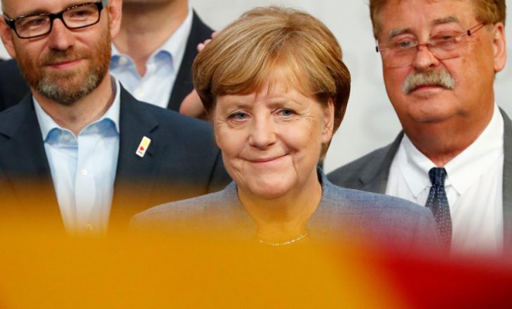 Koalicioni “Xhamajka”, Merkel mbledh rreth vetes të vegjlit