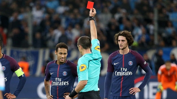 Neymar dënohet me një ndeshje mos-lojë pas kartonit të kuq ndaj Marseille