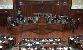 Një ikje e kryeministrit dhe shumë debat për asgjë