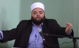 Deklarata qesharake e hoxhës: LGBTI rrezikon ta zhdukë kombin shqiptar