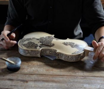 Puna 11 javëshe për ta pikturuar një violinë