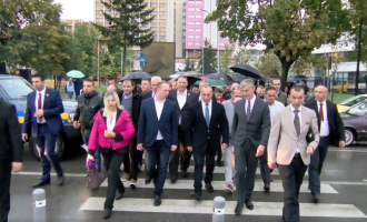 Vllahiu takon banorët e lagjes “Ramiz Sadiku” në kryeqytet, u premton zgjidhje