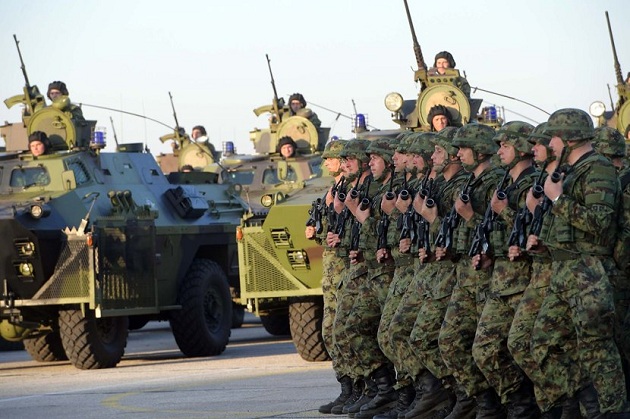 Serbia tremb shtetet e rajonit me ushtrinë e saj
