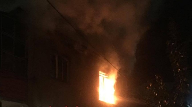 Policia jep detaje për shtëpinë e përfshirë nga zjarri sot në Prishtinë