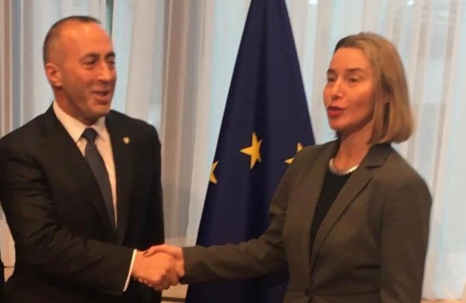 Haradinaj në takimin me Mogherinin kërkon që dialogu të përfundojë me njohjen nga Serbia