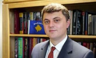 Ambasadori i Kosovës: Mëkati jonë është se jemi konvertuar në Islam
