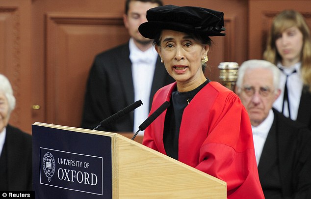 Oksfordi i merr mirënjohjen lideres së Mianmarit, Suu Kyi
