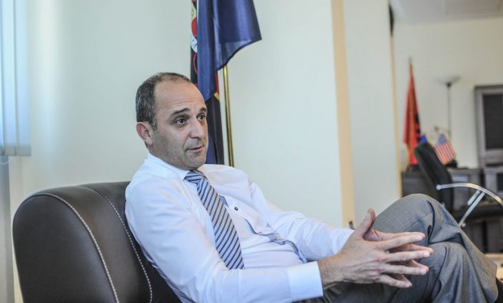 Historia skandaloze e ministrit Dardan Gashi me dy laptopë të Ministrisë së Mjedisit
