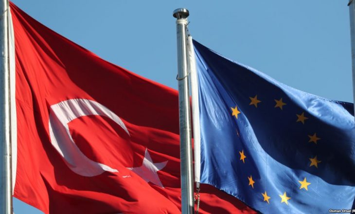 BE: Shkurtime buxhetore për Turqinë