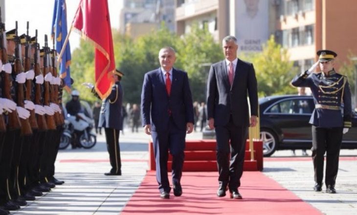 Presidenti shqiptar viziton Kosovën