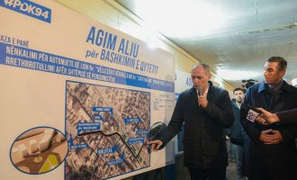 Agim Aliu prezanton projektin për infrastrukturë në Ferizaj