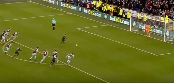 Arsenali shënon fitore me penalltinë në sekondat e fundit të takimit [Video]