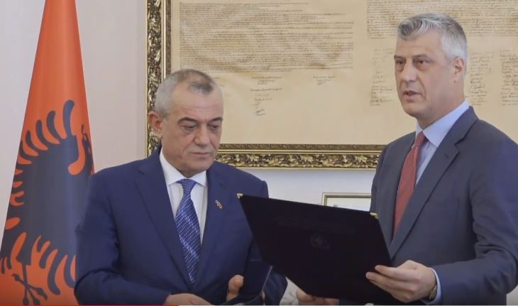 Thaçi e dekoron kryeparlamentarin e Shqipërisë me ‘Urdhrin e Lirisë’