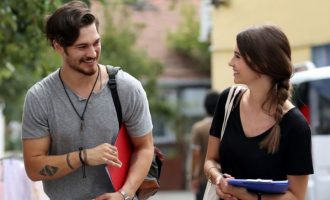 Të “çmendur” pas Delibalit – mediumi turk shkruan për shfaqjen e filmit në Kosovë