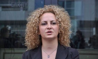 Donika Kadaj me veshje sportive në seancën e sotme të Kuvendit