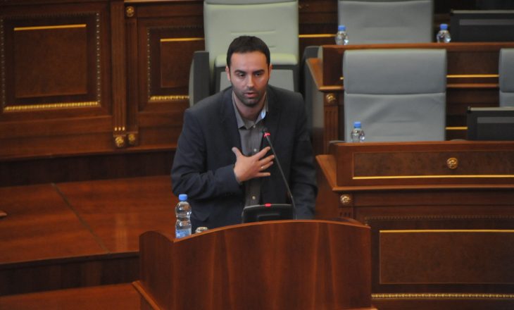 Konjufca paralajmëron ministrin e Qeverisë Haradinaj se mund të përfundojë në burg