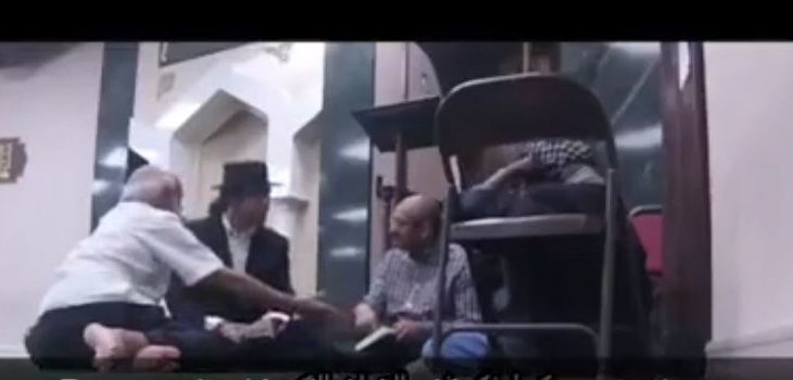 Çfarë ndodhi me hebreun që shkoi për tu lutur në xhami