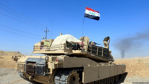 Iraku nis operacionin kundër IS-it në shkretëtirën pranë Sirisë