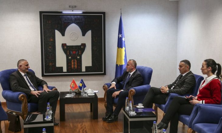 Haradinaj në takimin me Vujiçiq bisedoi për hapjen e një qendre për malazezët e Kosovës