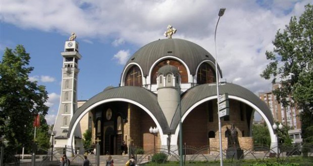 Qytetarët e Maqedonisë janë më fetarët në Ballkan