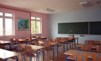 Pas tre javësh pritet të nis viti i ri shkollor, MASHT ende pa plan për formën e mbajtjes së mësimit