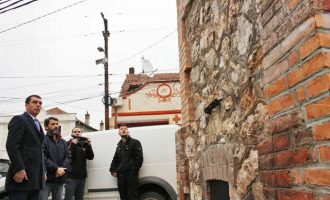 Përurohen disa monumente të trashëgimisë në Prizren