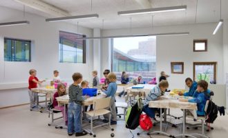 MAShT-i zyrtarisht njofton se mësimi vazhdon në shkolla