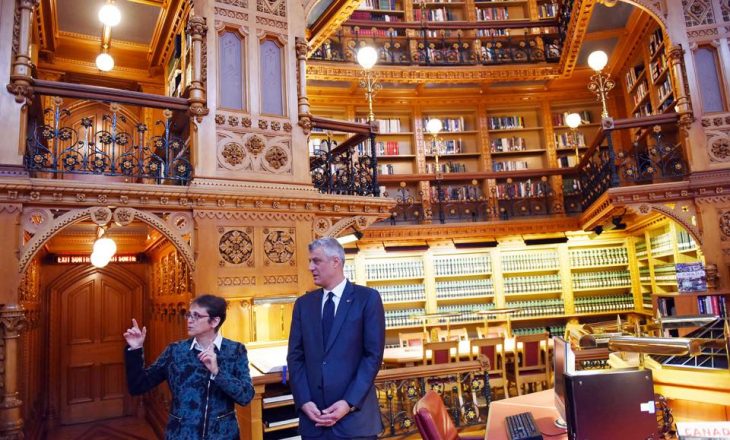 Presidenti impresionohet me Librarinë e Parlamentit në Kanadasë