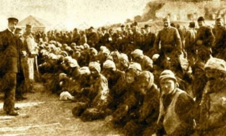 Varrosen sot mbetjet mortore të viktimave shqiptare të masakrës së vitit 1913