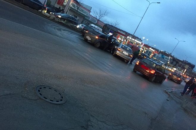 Aksident i lehtë në Fushë Kosovë