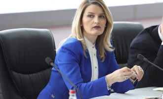 Hoxha: Nuk ndjej përgjegjësi për dështimin për liberalizim