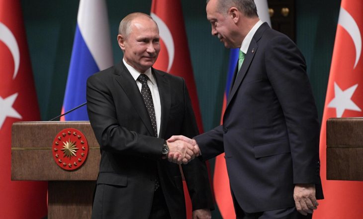 Putin dhe Erdogan finalizojnë marrëveshjen për mbrojtje raketore