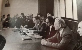 Rexhep Qosja, Ibrahim Rugova e Idriz Ajeti në një fotografi të vetme