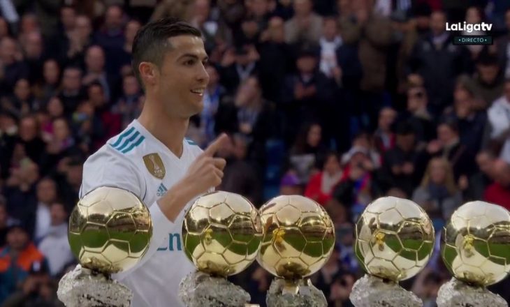 Ronaldo prezanton Topin e pestë të Artë në “Bernabeu” [Foto]