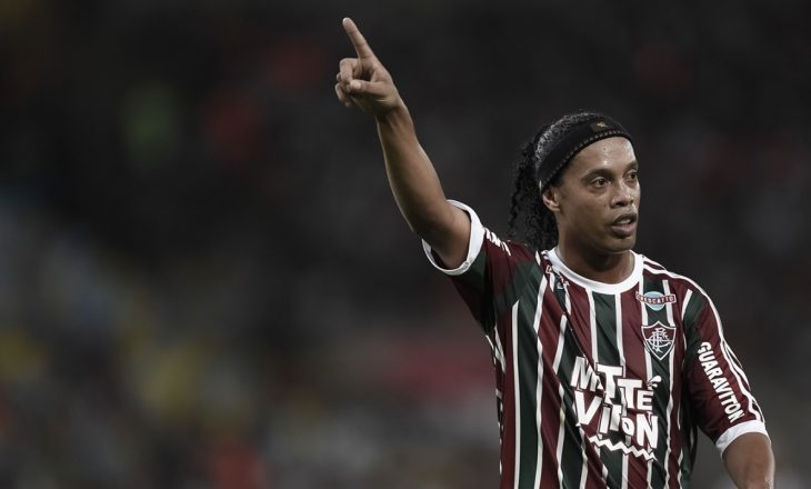 Ronaldinho pensionohet nga futbolli