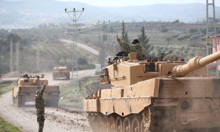 Forcat tokësore turke hyjnë në enklavën kurde në Siri
