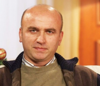 Mero Baze: Biznesmenët e mëdhenj të Kosovës po e bllokojnë hapjen e kufirit Kosovë – Shqipëri