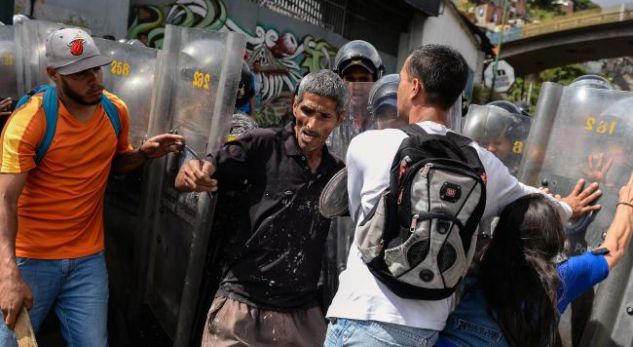 Trazirat për bukë shkaktojnë tre të vrarë dhe 16 të plagosur në Venezuelë