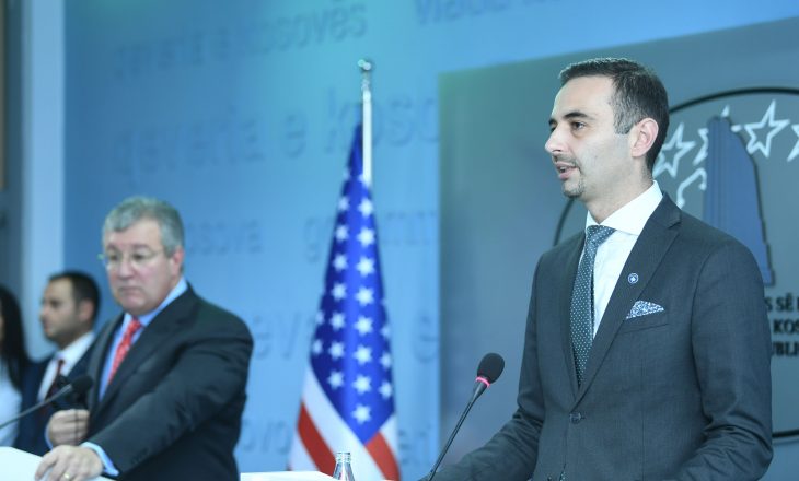 Ministria vonon deri në gjashtë muaj përkthimin e kontratës “Kosova e Re”
