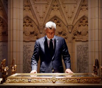 Kontrata për lobim e Thaçit – negociatat sekrete dhe nënshkrimi i dyshimtë